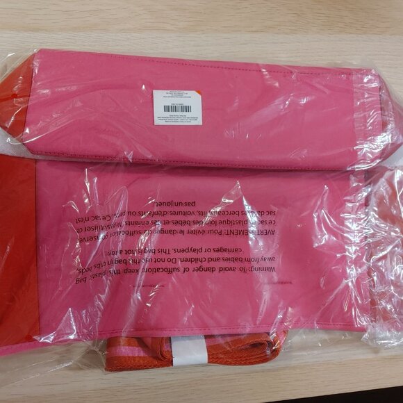 Neoprene Beach Tote in Pink/Red by SUMMERSALT - Picture 2 of 3